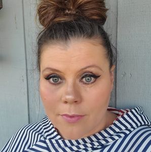 Meet your Posher, Janelle